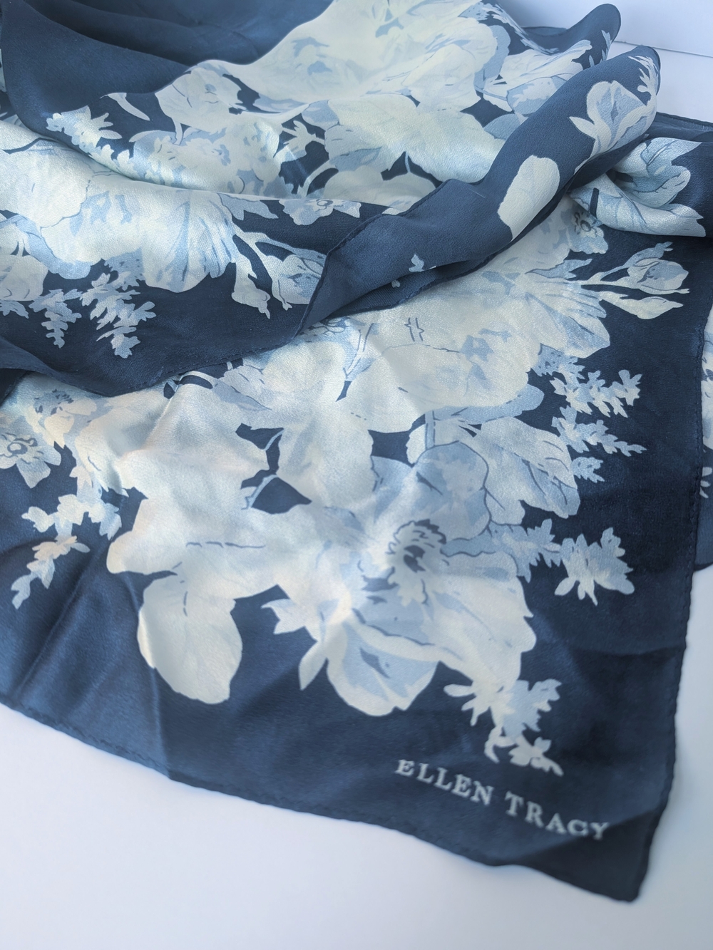 Ellen Tracy 100% Silk Navy and White Floral Wrap Scarf 33" X 33" - Picture 6 of 7